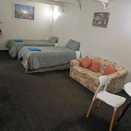 The Cave Motel レビン エクステリア 写真